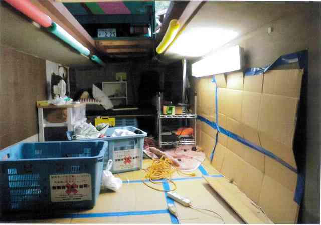 職場に地下秘密基地　作った職員2人停職処分「休憩場所ほしかった」