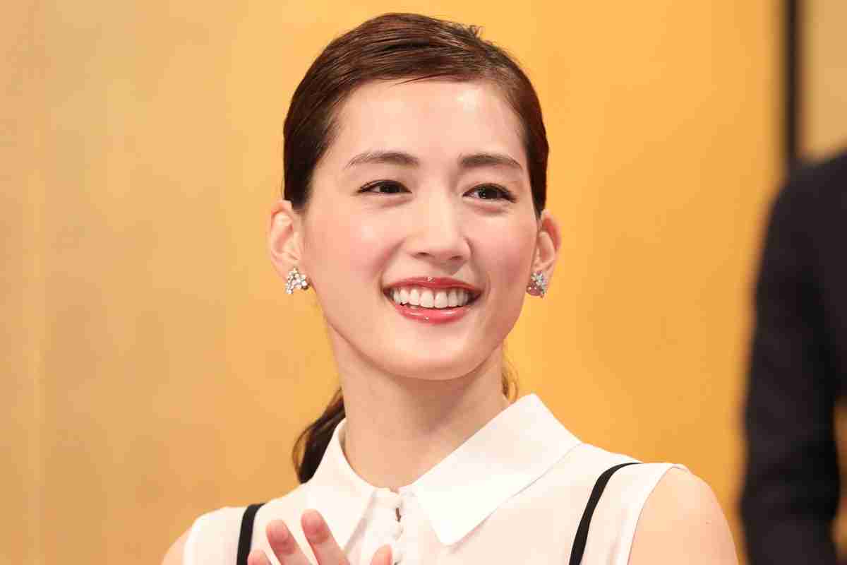 綾瀬はるか 新しい顔 を見せ続けられる理由と石原さとみとの違い がーるずレポート 綾瀬はるか 新しい顔 を見せ続けられる理由と石原さとみとの違い がーるずレポート