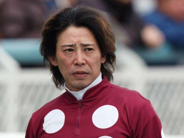 霜降り粗品の2400万円寄付に「稼いでる自慢」発言　元JRA騎手、SNS波紋も「俺の思う事を呟いてるだけ」