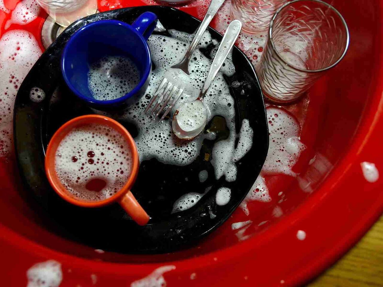 食器洗いはすすぎゼロ、髪を洗うのは「週1でいい」…日本人が絶句するヨーロッパの汚（？）習慣