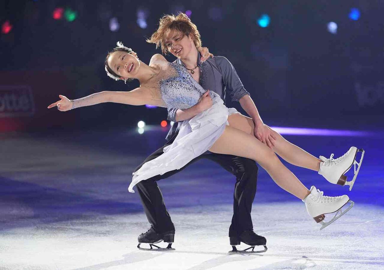 宇野昌磨さん初プロデュースのアイスショー開幕　カップル組んだ本田真凜さんリフトする場面で大歓声
