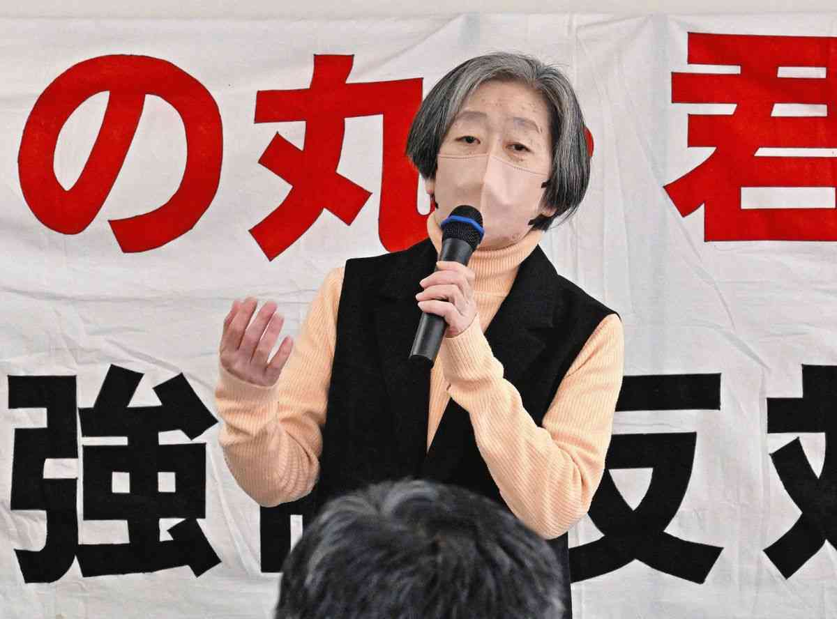 女性教師が涙の訴え「生徒の人権のためだった」「日の丸・君が代」に従わず、再任用されない春を迎えた