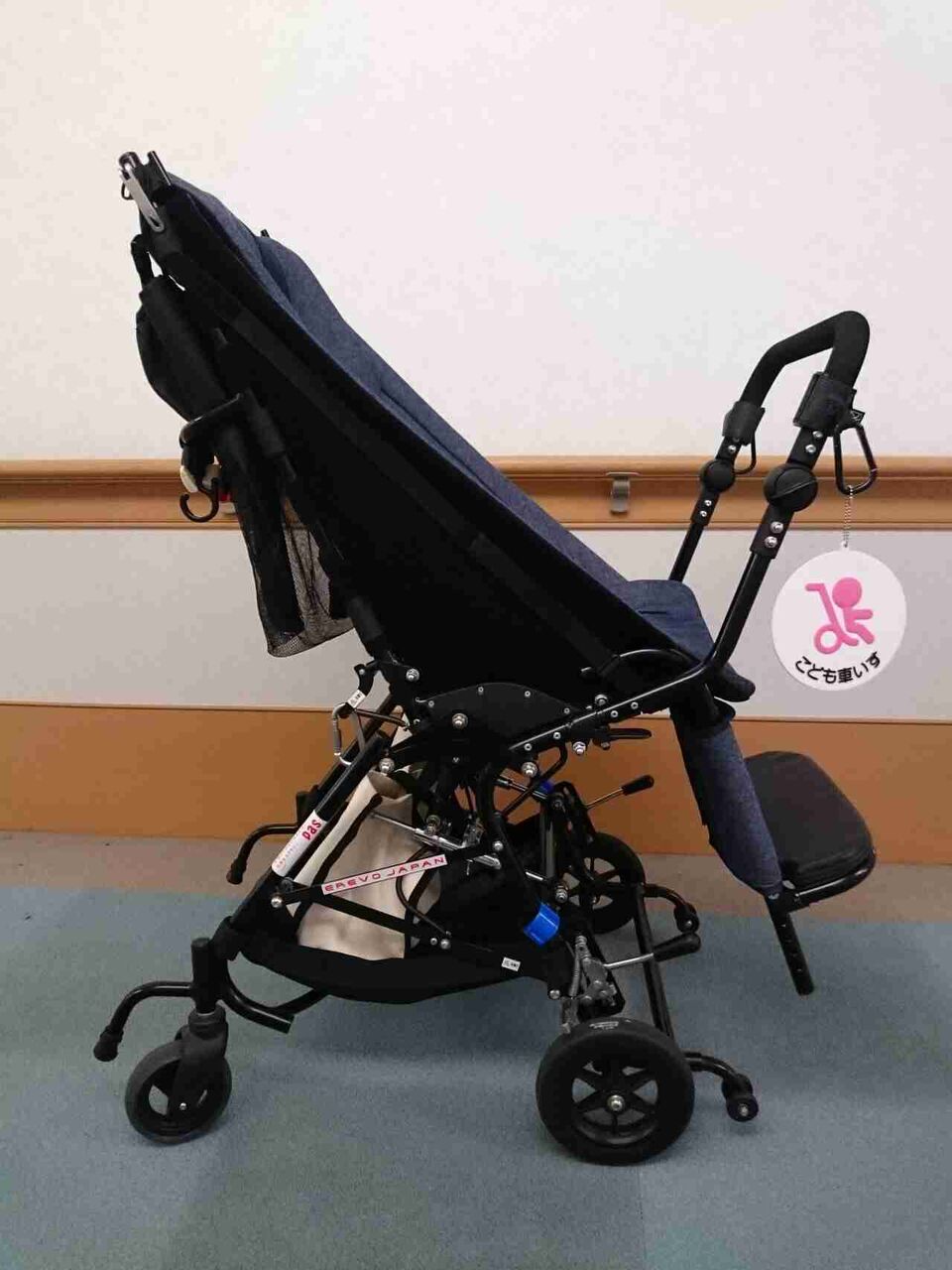 通勤ラッシュで舌打ちや蹴りが…「子ども用車いす」の悲痛な声