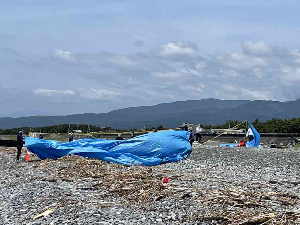 沼津・千本浜海岸に焼死体　「子どもが焼かれている」と通報　沼津署が捜査