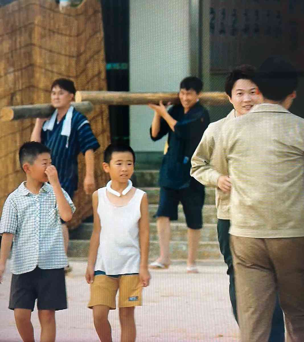 日曜劇場『海に眠るダイヤモンド』で“時代設定としてはあり得ないもの”が映り込むハプニング発生　問題のグッズは座長・神木隆之介の差し入れだった