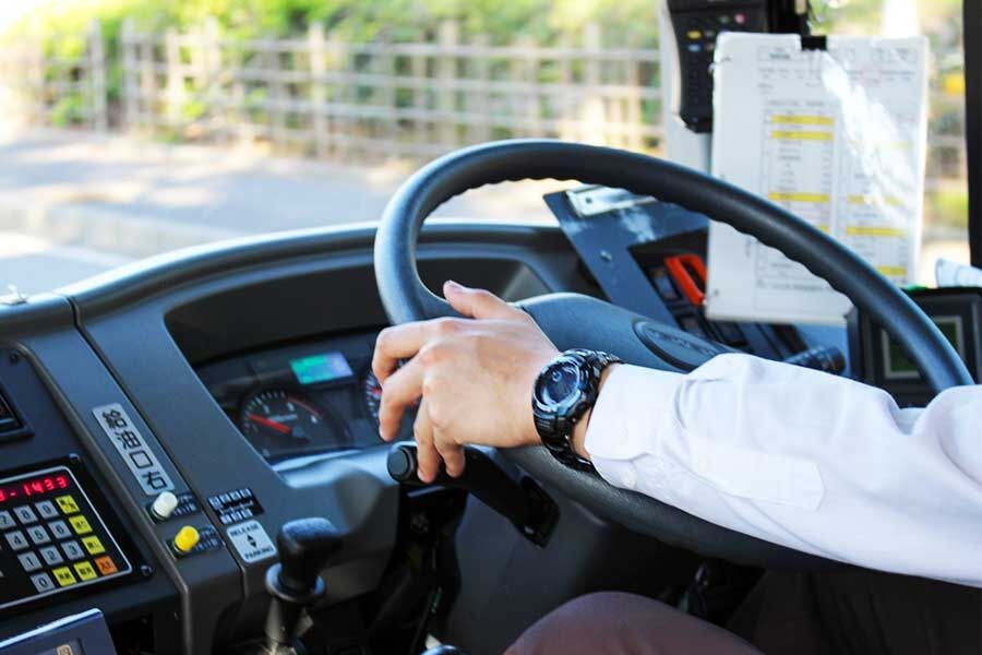 高速バス運転手にクレーム　休憩中にSAでカレーライス食べていただけなのに…「意味が全くわからない」と波紋