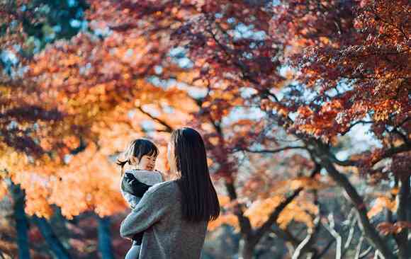 「日本の出生率が落ちたのは女性のせいなのか？」フランスメディアの報道とは。