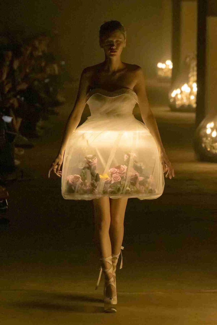 アンダーカバーの“蝶を閉じ込めた”スカートにPETAが抗議　高橋盾が謝罪