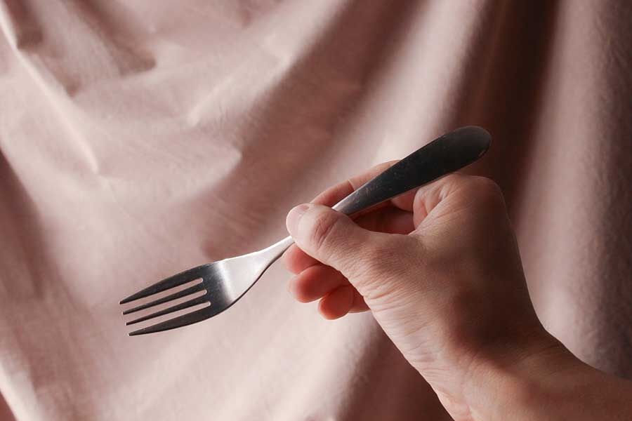 イギリス人が密かに見ている“育ち”のサイン　日本人がやりがちなNGテーブルマナーとは