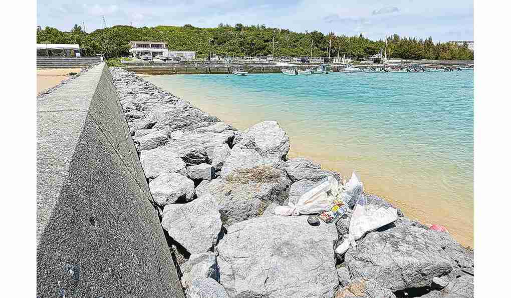 生徒ら防波堤から乗船　名護市「危険」出港前に問題　辺野古沖事故