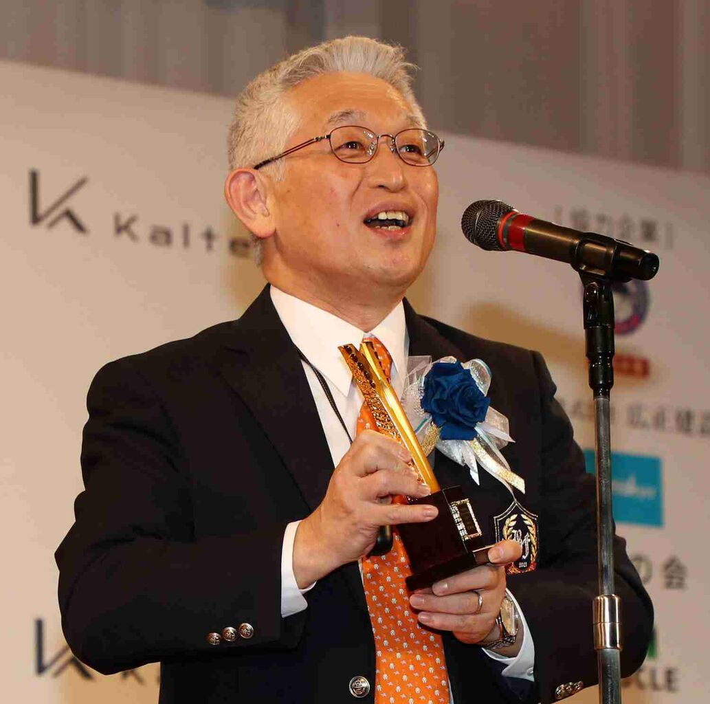 父は小卒、母は中卒の貧困家庭だった…前明石市長・泉房穂が「親ガチャに外れた」という言葉に違和感をもつ理由