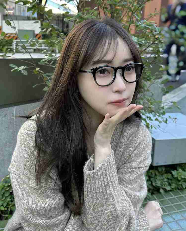 「え、これ本人？」「唇がこぼれそう...」指原莉乃、“遺憾無きファッションリーダーっぷり”発揮の私服投稿でファン「べっぴんやね」「マジでロールモデル」賞賛の声続々！