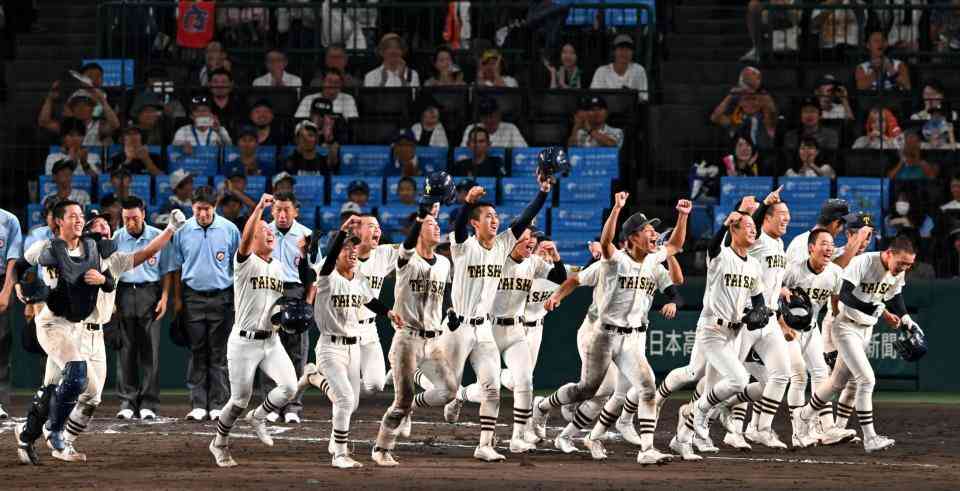 【高校野球】ミラクル大社が劇的サヨナラ勝ちで93年ぶり8強入り！死闘延長11回タイブレーク制す　エース馬庭の涙の149球熱投＆決着の劇打