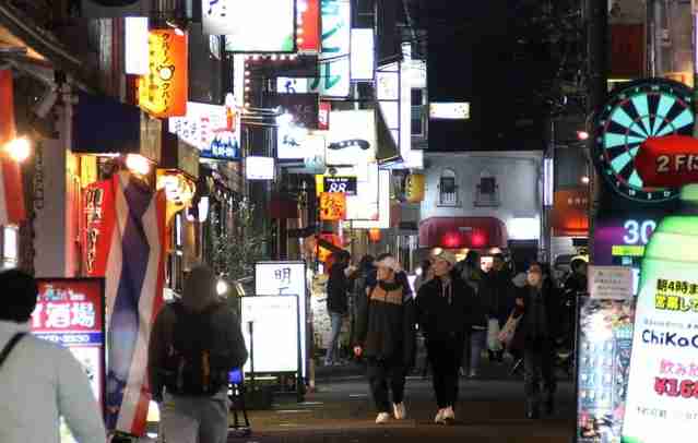 「以前のような光景にはもう戻らない」　コロナ禍3度目の年の瀬、厳しさ増す夜の歓楽街