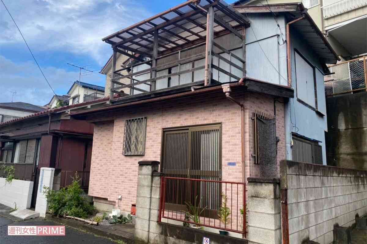 《千葉・ご近所トラブル殺人》顔面キック連打男・容疑者の母が懺悔「被害者から6年間ずっと“出ていけ！悪魔！”と罵られて…」