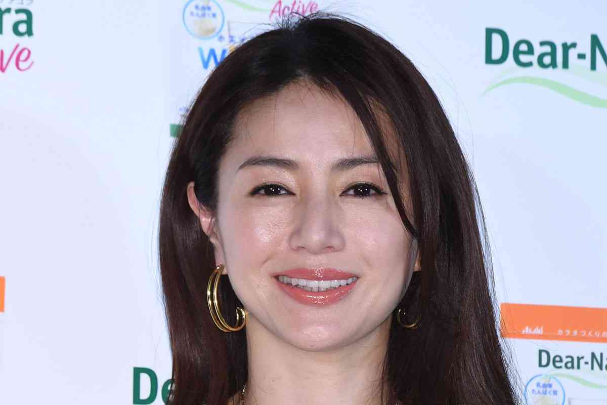 「セリフ覚えてこない」井川遥　阿部寛主演作での“NG連発”にスタッフ困惑…思い出される“キムタクから共演拒否”の過去