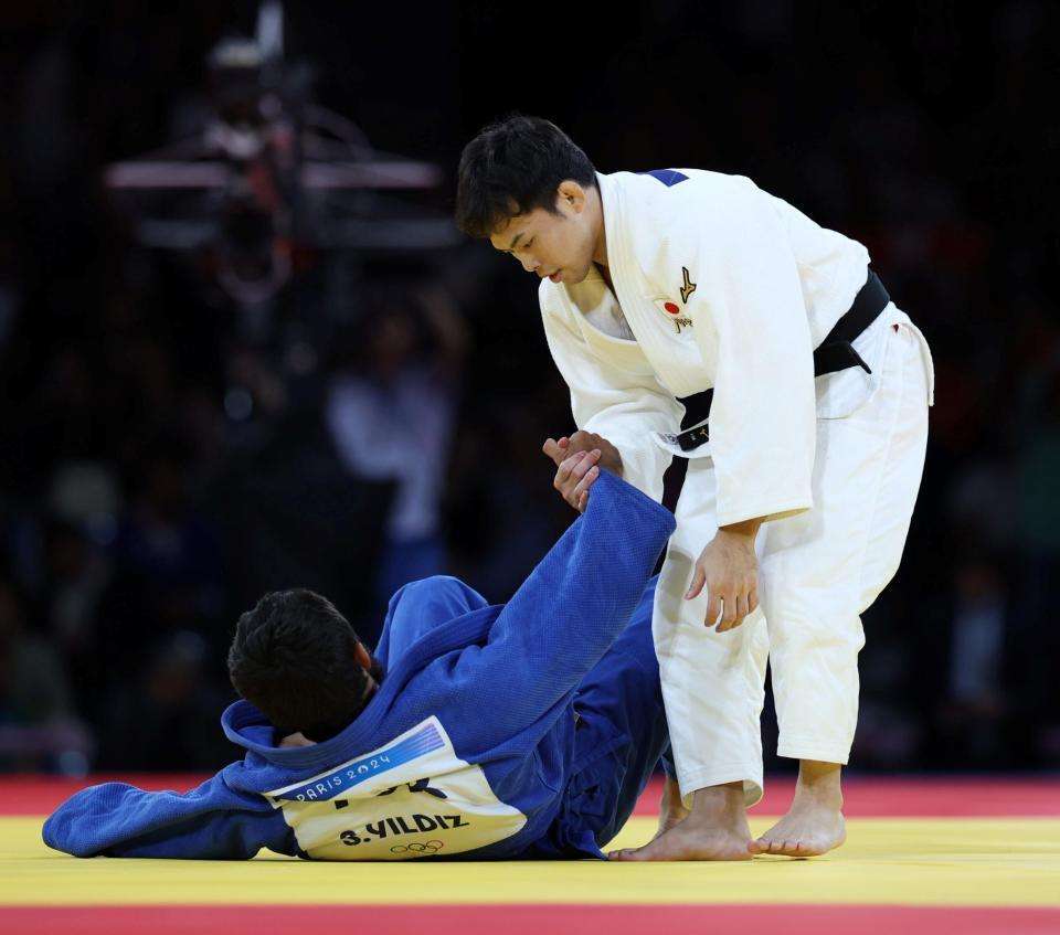 柔道男子・鈴木桂治監督が怒り　永山の不可解判定への抗議を審判団一笑「まず落ちたよね？」　終始憤り隠さず「悪魔の6秒間、あってはいけないこと」