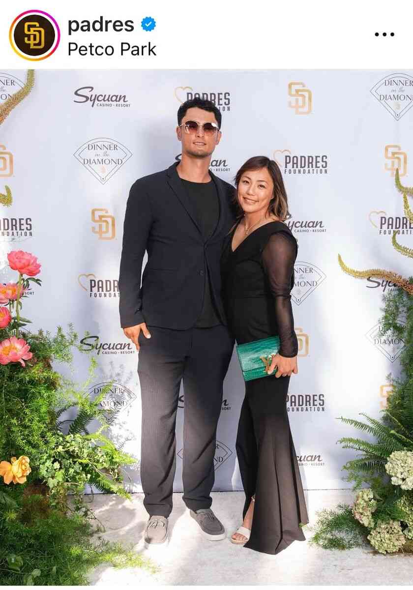 ダルビッシュ有、イブニングドレスの妻・聖子さんとピタリ寄り添うラブラブショットがステキ…球団が公開