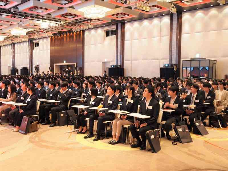 日立が服装自由の入社式　初の試みは…「少し色がついた」