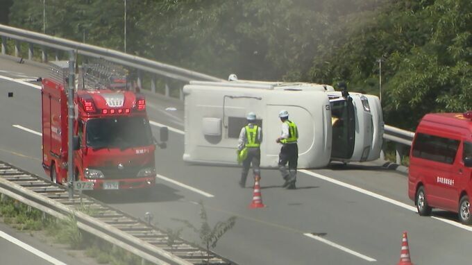 【速報】8歳の男の子が死亡　上信越道で一家が5人乗ったキャンピングカーの横転事故　意識不明の重体でドクターヘリで病院に搬送も…