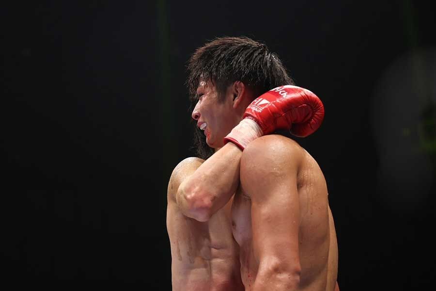 【K-1】ゆうちゃみ、“彼氏”玖村将史の敗戦に大粒の涙　リングサイドで人目を気にせず大号泣