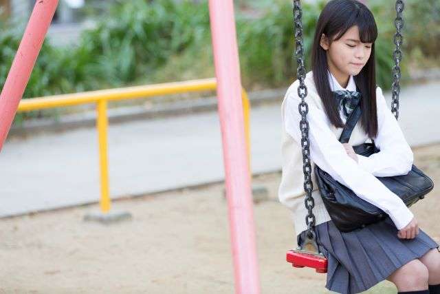 友人から粘着されている