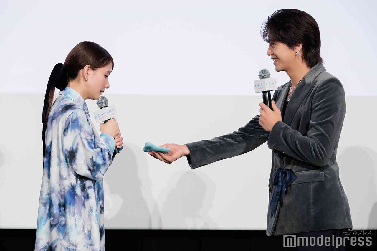 芳根京子、キンプリ高橋海人からのハンカチ断る 高橋「さすがにしまうの恥ずい」【君の顔では泣けない】