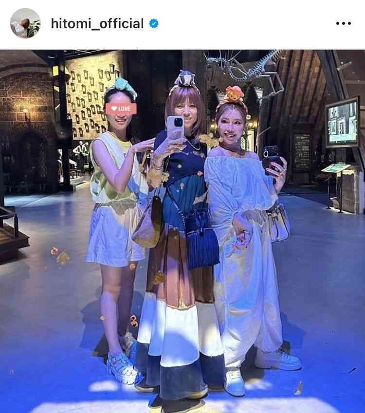 4児の母・hitomi、スタイル抜群14歳長女とハリポタ新施設を体験「もーただただ凄い！」