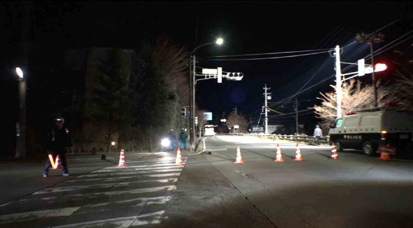 キックボードに乗っていた女性が大型バスにはねられ死亡…目撃者「キックボードの人は路上に倒れていて動かなかった…」「ヘルメットしていなかった…」軽井沢町の国道