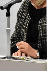 自転車をバイクに押され電車へ「怖い、怖い」叫んだ息子　衝突死生徒の母親、涙の訴え