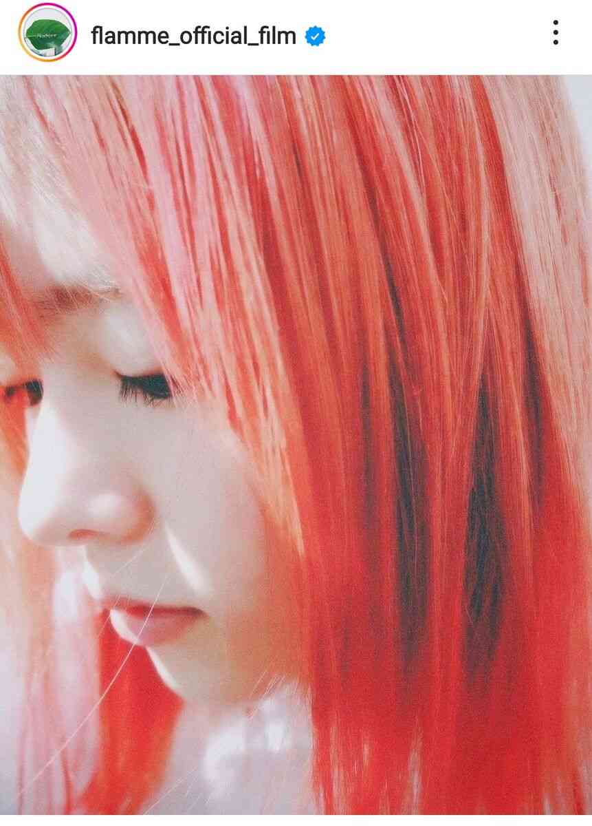 唐田えりか、激変した25歳最新ショット公開…黒髪→ド派手なピンクヘア、新たな挑戦も