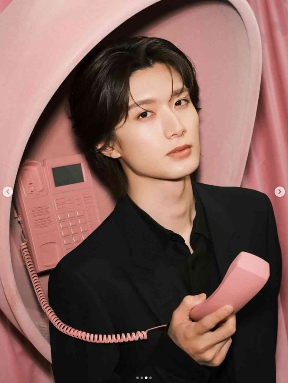 M!LK・山中柔太朗、佐野勇斗と“全身金ピカタイツ”で100万人突破報告「事務所OK出たんや」アイドルらしからぬビジュに騒然