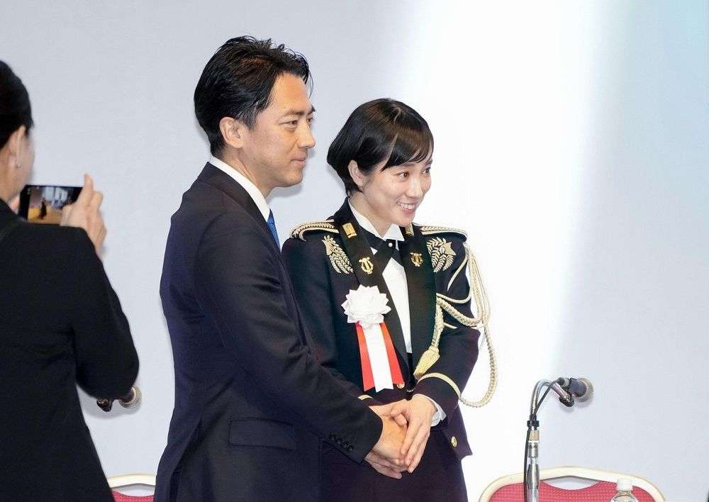 国歌の歌唱「別の判断あり得た」　小泉防衛相、自身に報告あれば