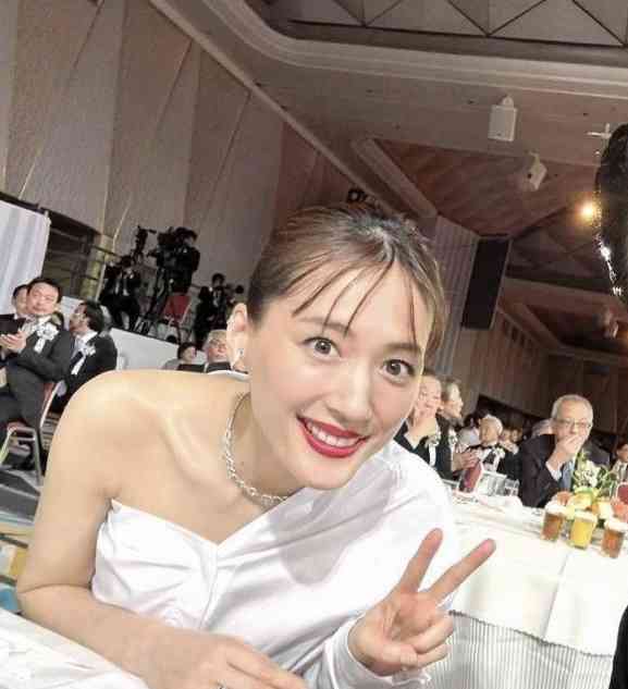 綾瀬はるかのビジュアルに近づく為に何をすれば良いか？