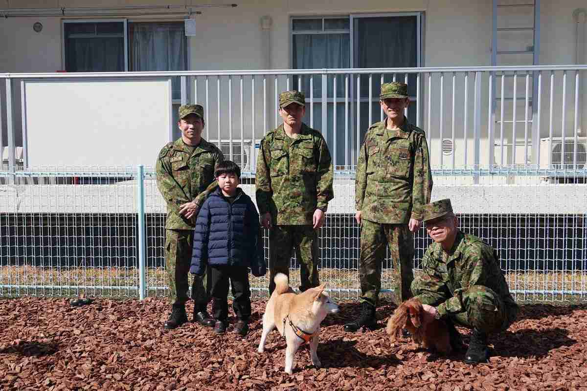 「ペットを隊舎で飼えるようにしてください」　小泉進次郎防衛相に“お願い”　陸上自衛隊の新たな取り組みに称賛の声