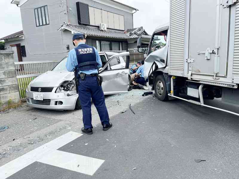 とっさの判断…女性がトラックで道ふさぐ　住宅破壊の3人、車で激突も…意地で突破させず　近くの人ら制圧