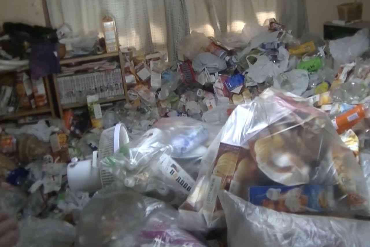 《都心で急増する隠れゴミ屋敷》激ヤバの室内に“なりがちな職種”とは？40代女性看護師、1LDKでゴミ袋300袋以上！「え？そこで寝るの!?」の衝撃