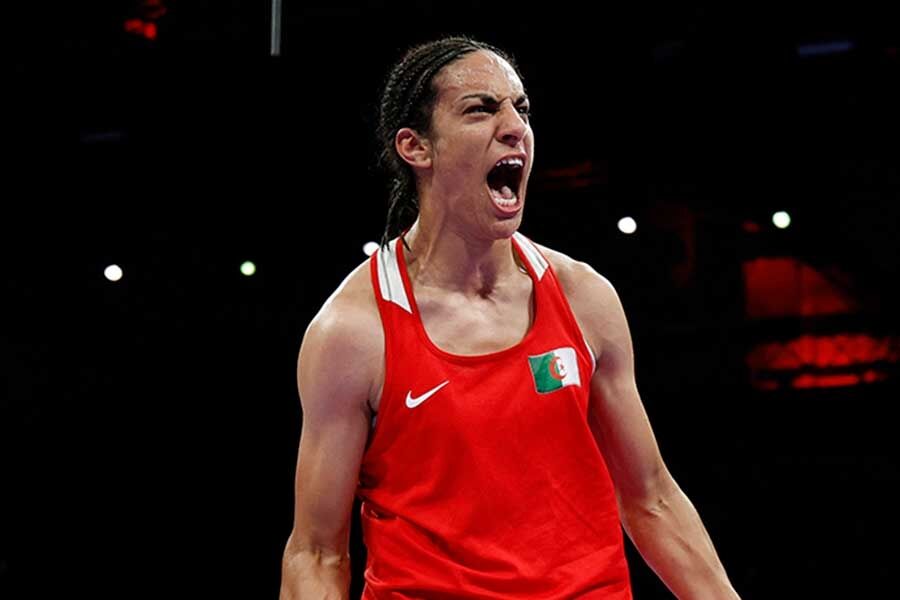 性別騒動の女子ボクサーがメダル確定で号泣　準々決勝で完勝…コーチに励まされ退場、世界的波紋の渦中