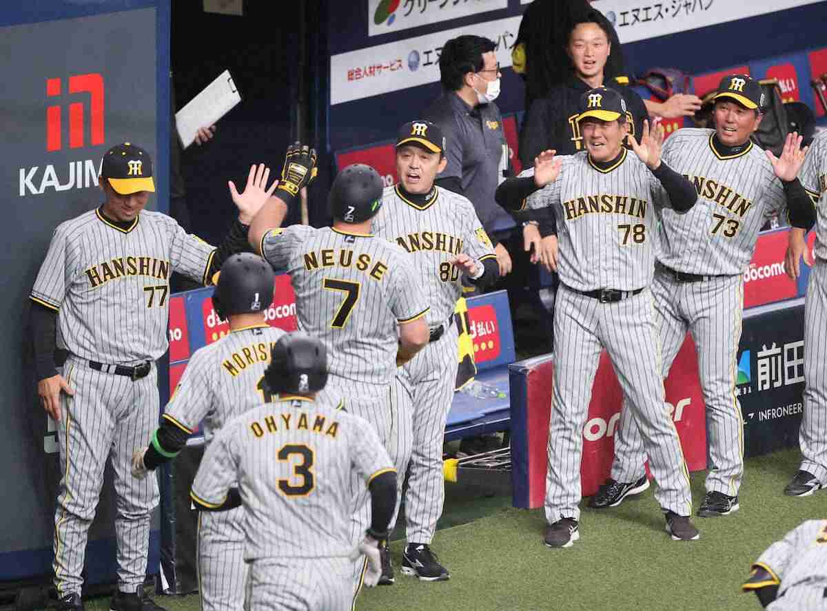 阪神　38年ぶり2度目の日本一　3元号またいだ奪還は史上初　59年ぶり関西対決制し最年長監督舞った