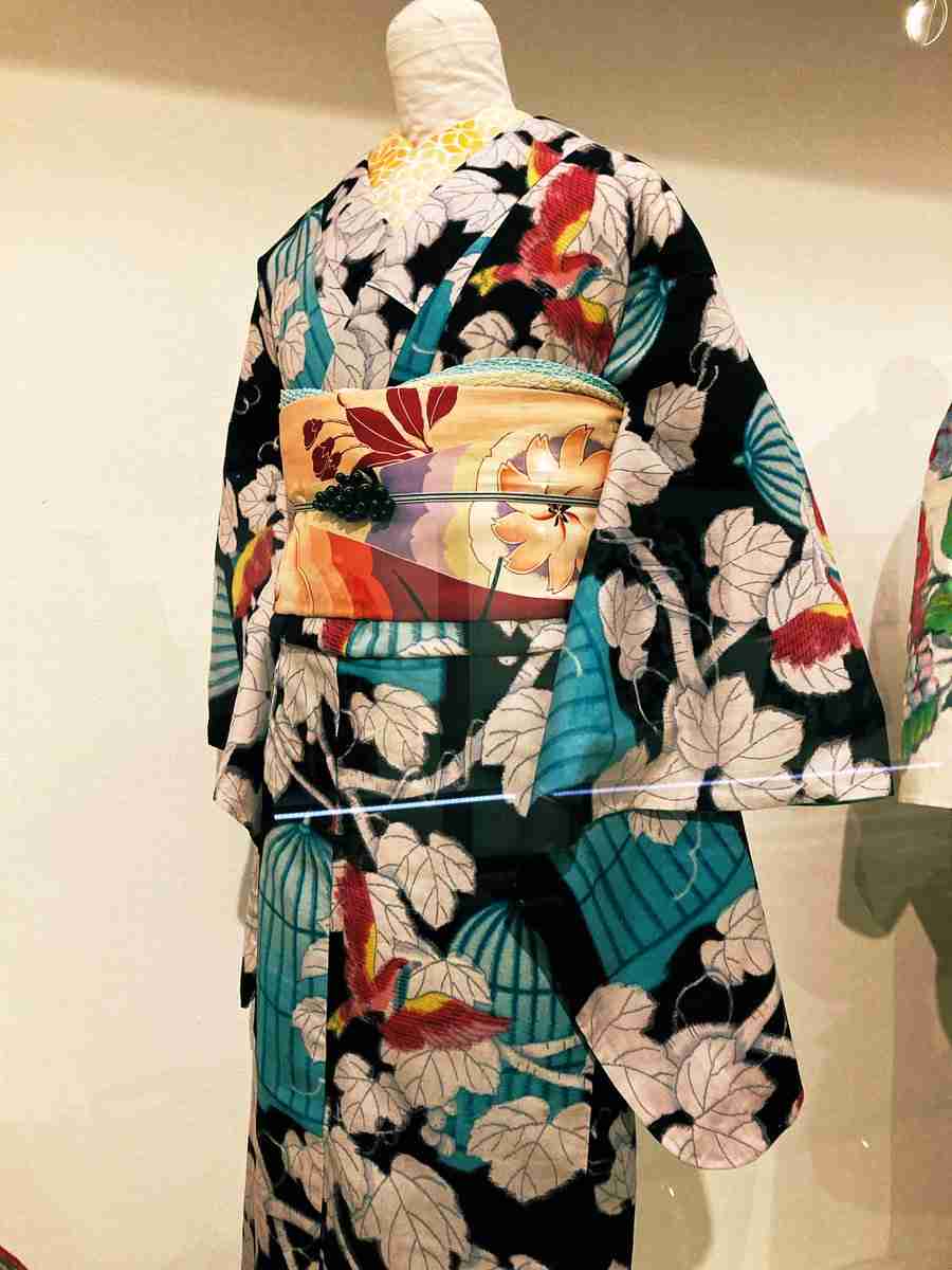 "伝統になってしまう前"の戦前の着物が跳ね上がるようなポップさでかわいい「ハイカラだ！」「これは着たくなる」