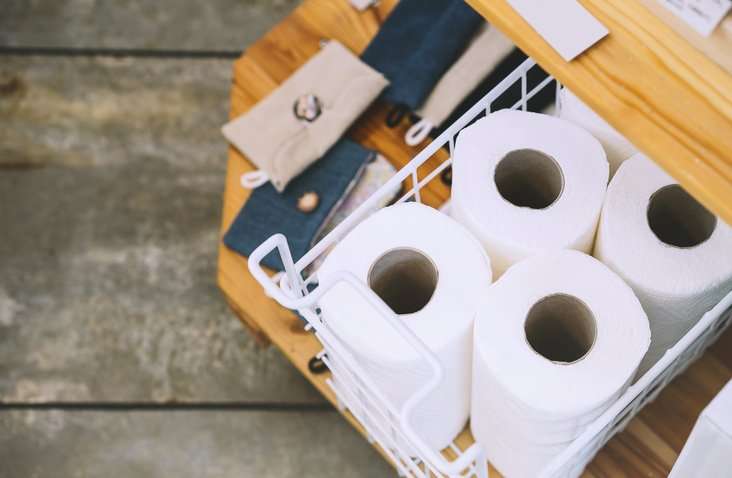 トイレットペーパーやラップ「パニック買い」に注意喚起　原料が足りているのに「品不足」が発生する理由を徹底解説