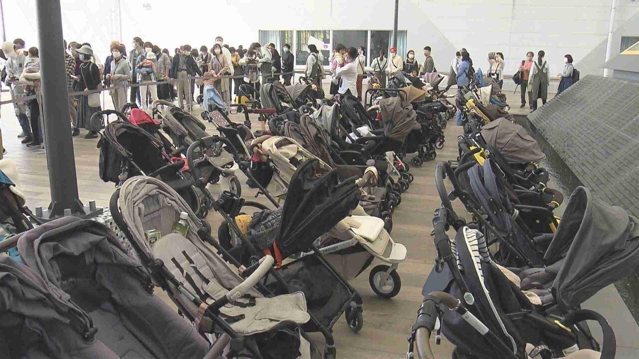 ジブリパークは持込禁止…街で聞いた「ベビーカーでの困り事」 嫌な顔や舌打ち気になり気を使う人多数