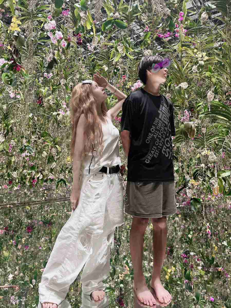 益若つばさ、15歳長男との身長差ショット公開　「大きくなりすぎてて…」