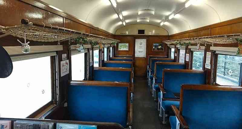 旧国鉄客車を改装のカフェに賛否の声　鉄道ファンら「価値失われた」