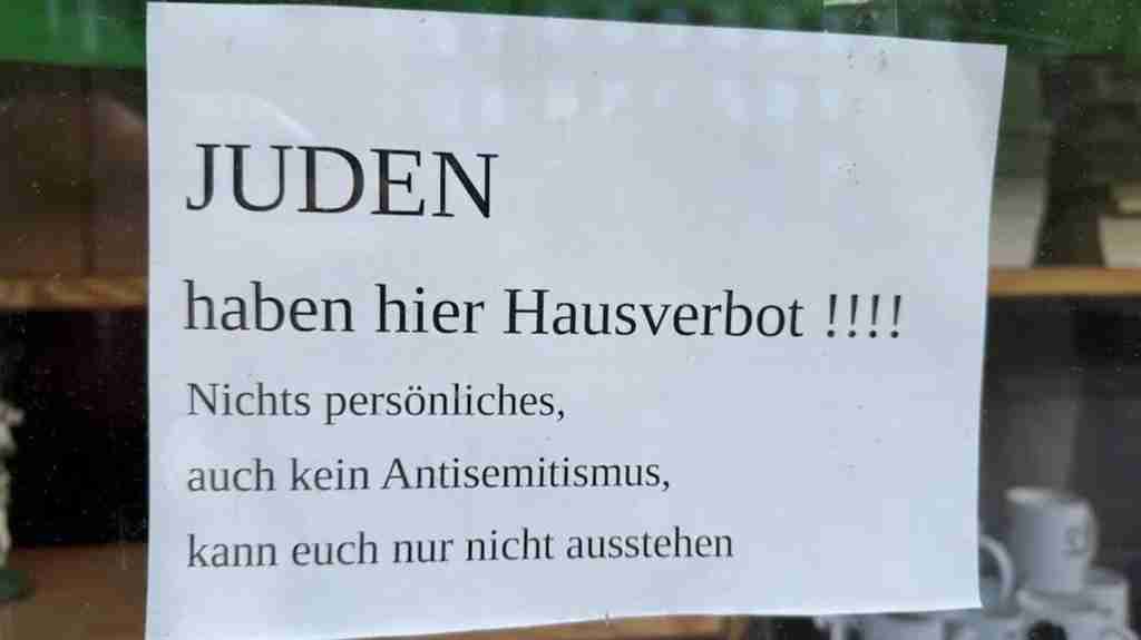 ナチス時代の悪夢の再現？「ユダヤ人の入店お断り」の貼り紙で露骨なユダヤ人差別…ドイツのタブーが破られる可能性も