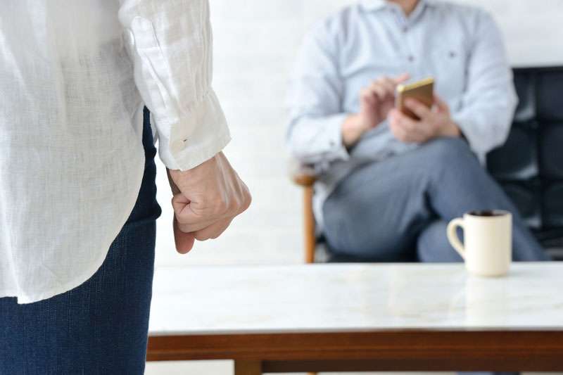 夫の「お昼、なに？」になぜ妻は絶望するのか？夫は知らない激減していく“愛情ポイント”