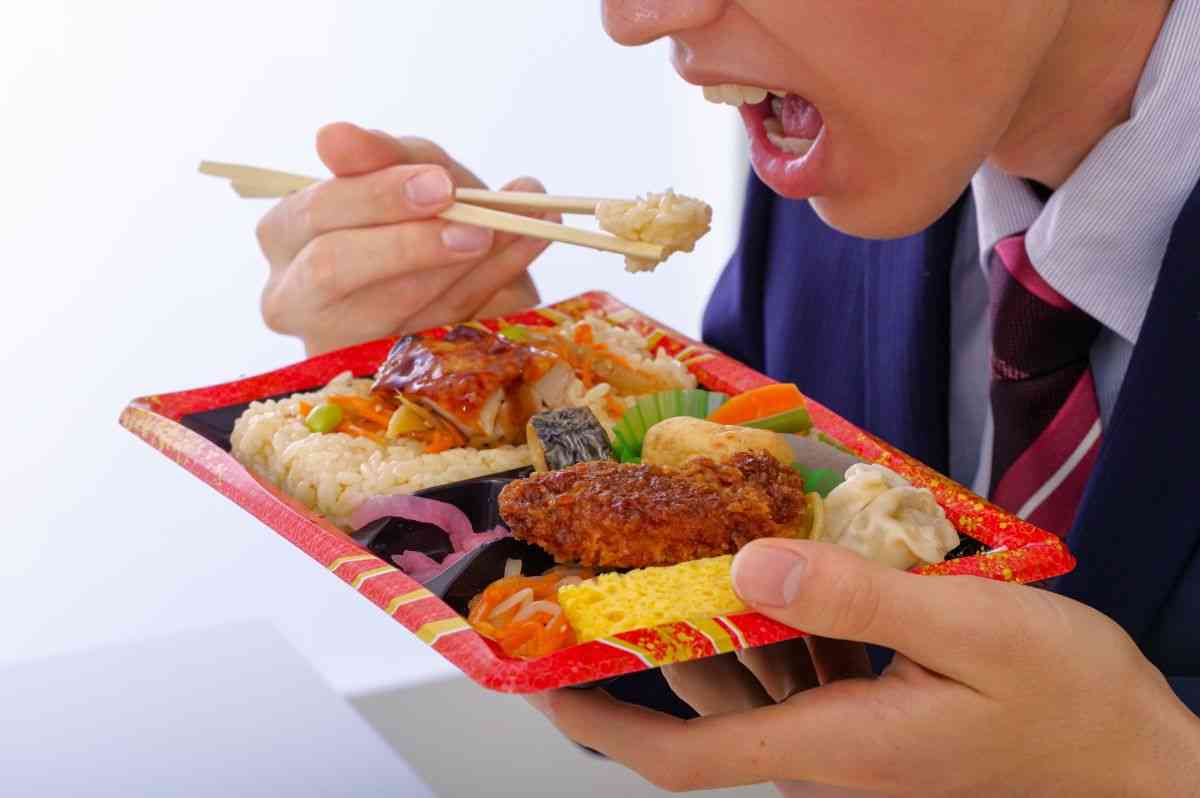 勤務日のランチ代平均「400円」…ビジネスパーソン300人調査で“厳しいランチ事情”浮き彫りに