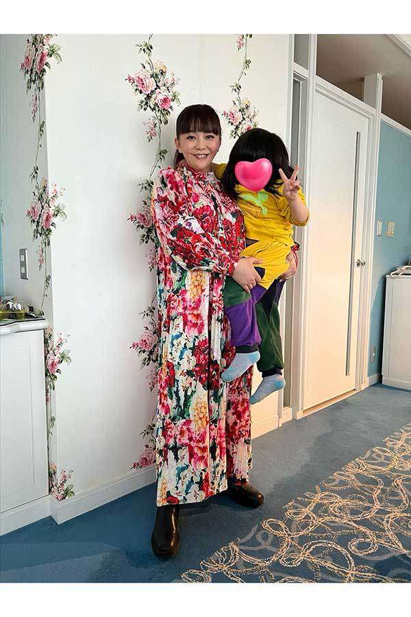 華原朋美、息子の近影にファン驚き「だいぶ成長」　華原は“親子共演”想像「いつか皆さんに」
