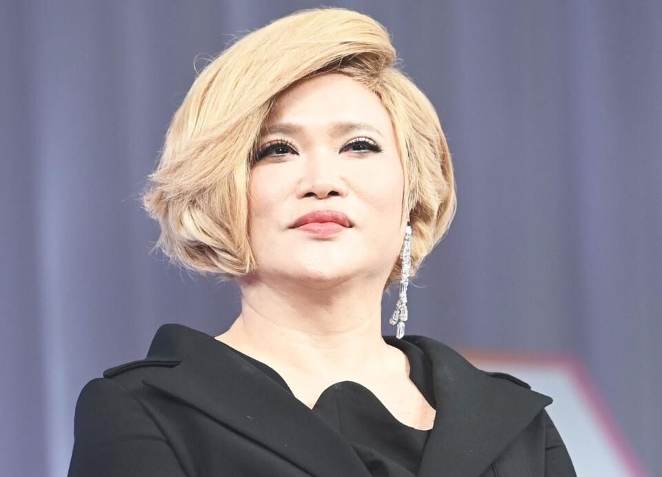 「髪型が気になり過ぎて」IKKOの激変髪型にネット反響「前髪どしたん！」「新しい」「かわいい」