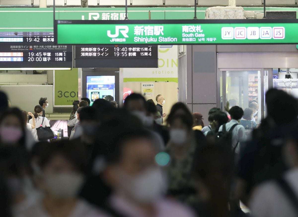 朝の新宿駅で「痴漢」騒ぎ、線路に降りた60代男性を確保　乗客約5万8000人に影響